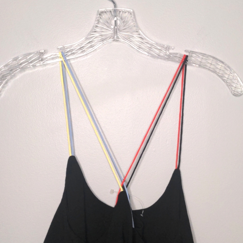 EUC✨ RO & DE medium black strappy tank with color criss-cross straps - Picture 13 of 16